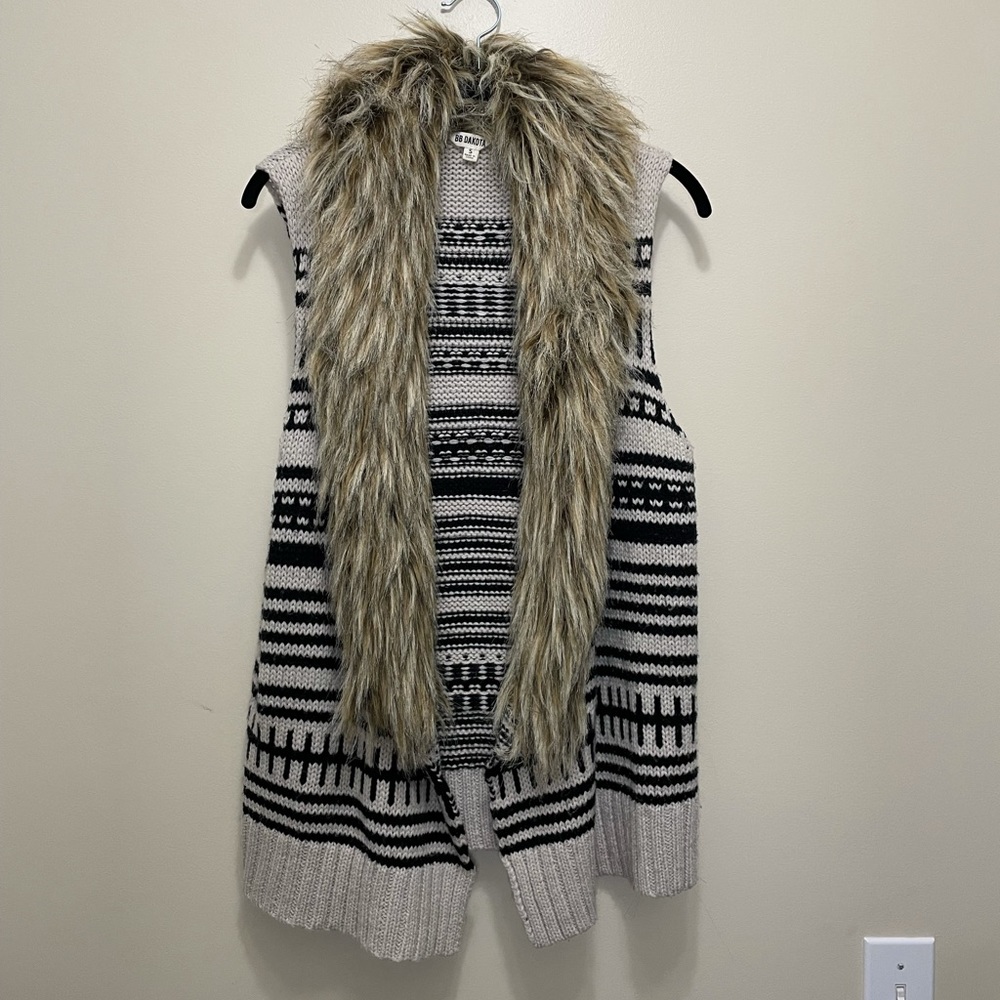 BB Dakota Sweater Vest